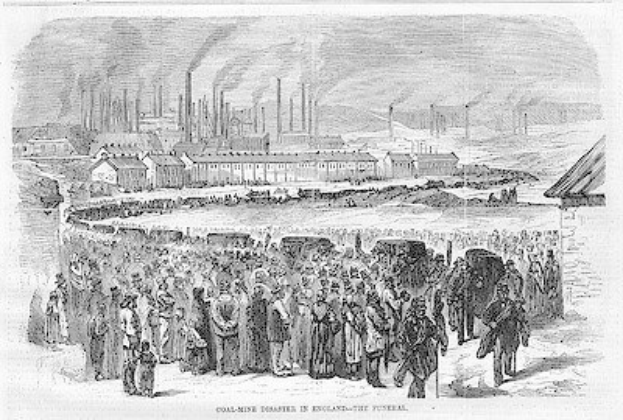 Schwarz-weiß-Zeichnung von Menschen vor einem Fabrikgebäude mit Häusern und Rauch aus Schornsteinen, betitelt "coal-mine disaster in England the final" unten.