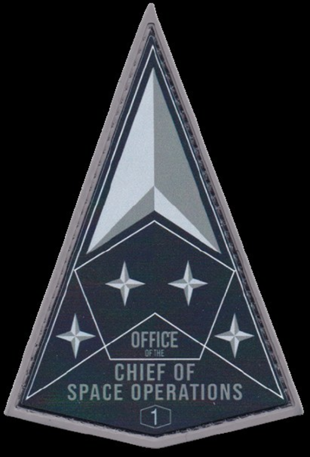 Rechteckiges schwarzes Abzeichen mit zentriertem weißem "Office of the Chief of Space Operations"-Text in fetter Schrift.