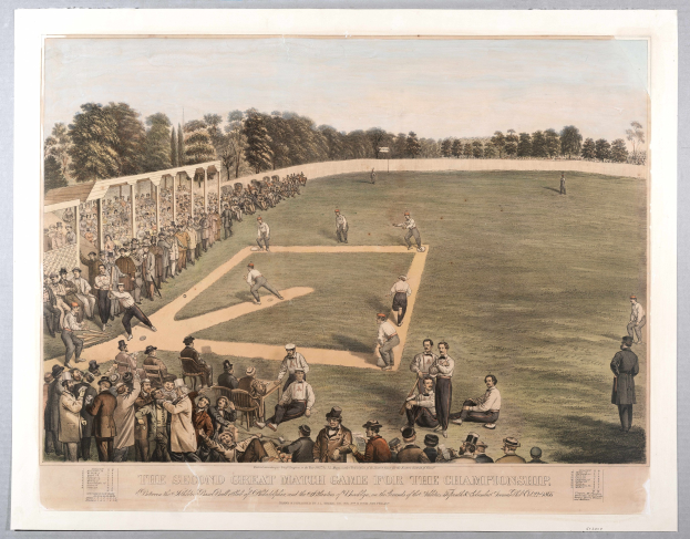 Eine Gruppe von Menschen spielt Cricket auf einem grünen Feld mit Bäumen im Hintergrund und einem klaren blauen Himmel, mit dem Text "The Second Great Match Game for the Championship" unten.