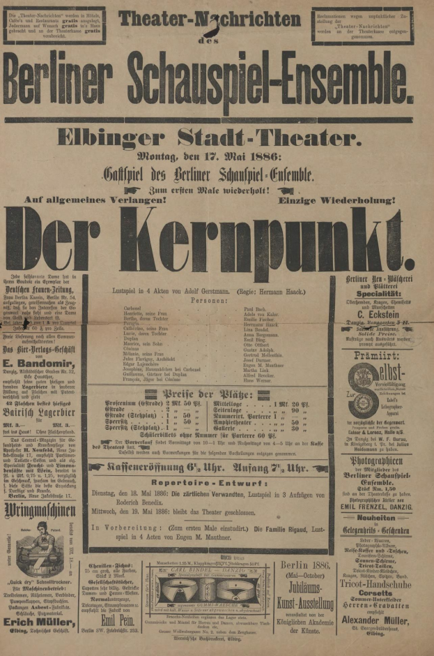 Schwarze-und-weißes-Zeitungsinserat für das Berliner Schauspiel-Ensemble mit einem Mann in Anzug und Krawatte, mit Text, der das Ereignis beschreibt.