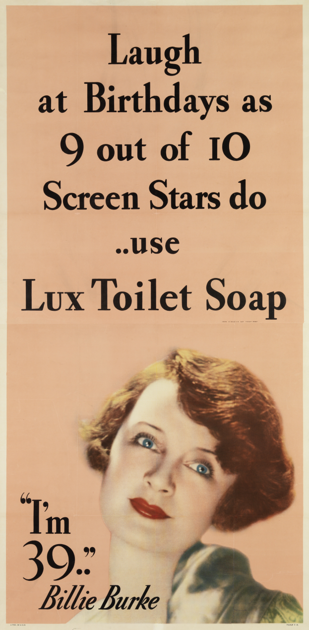 Ein Plakat mit einer Frau mit warmem Gesichtsausdruck, die ein weißes Kleid und einen gemusterten Schal trägt, umgeben von Text, der Lux Toilettenseife bewirbt.